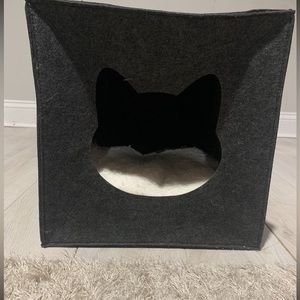 Play on Cat Hooded Cat Face